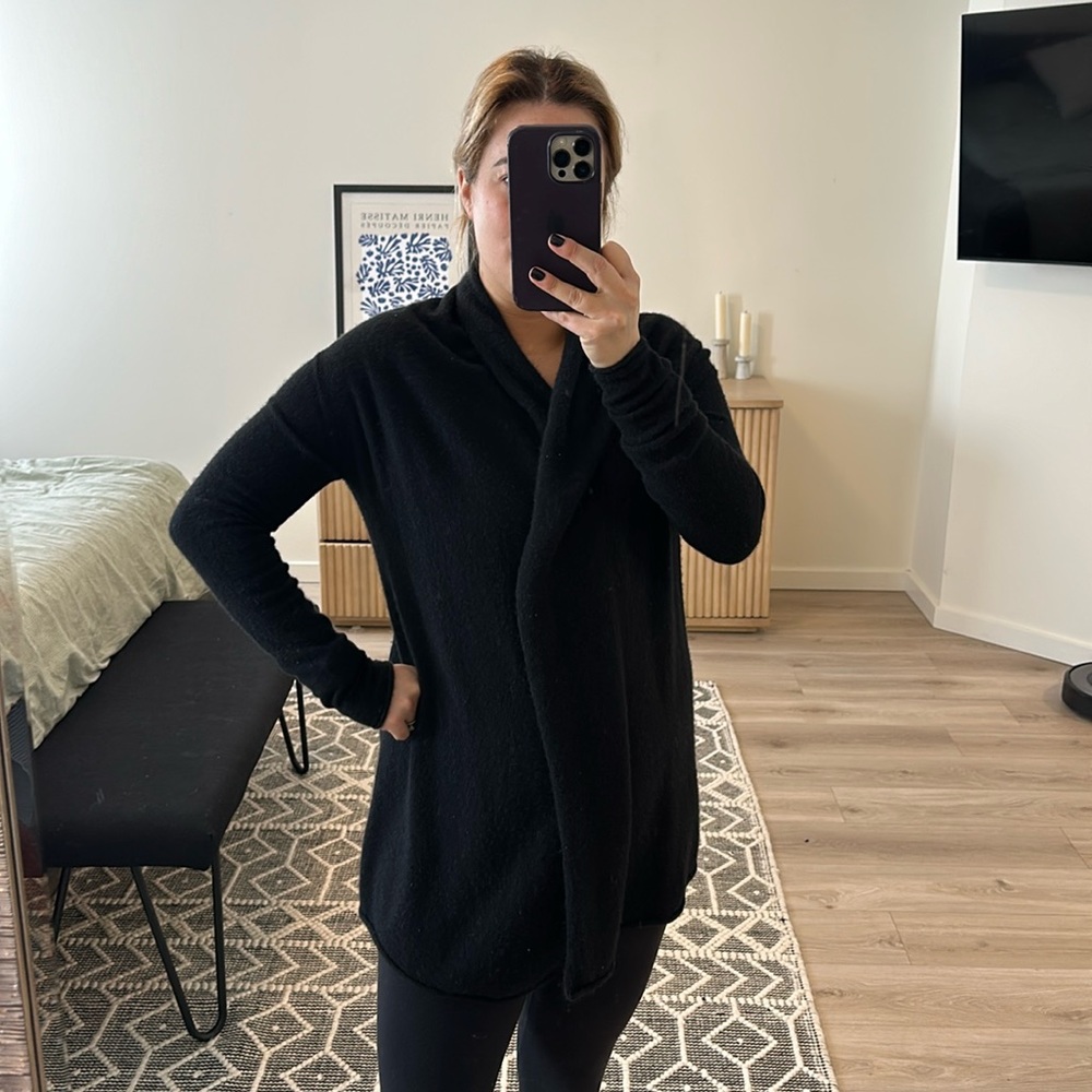 Club Monaco 100% Cashmere Cardigan